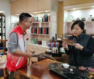 我在街区当书记丨吃碗面、买个饼……用心迎接“新”挑战